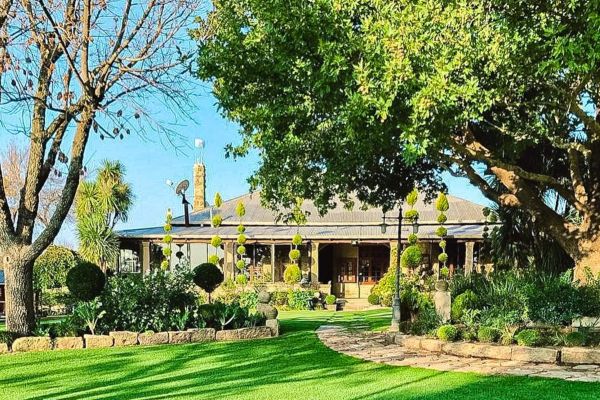 Omdraai Guest Farm and Venue