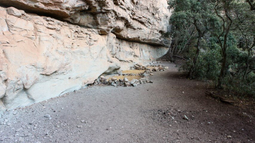 Whyte's Cave & Secret Cave Hike