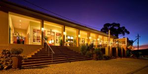 Bahnhof Hotel Aus