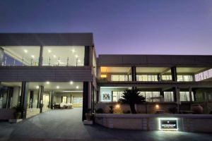 Waterfront Boutique Hotel